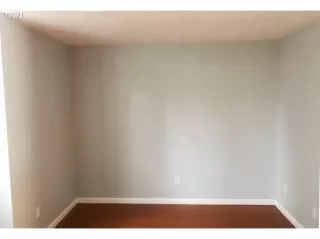 Photo #6: 21484227 Listing