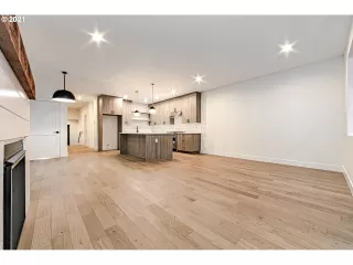 Photo #1: 21484292 Listing