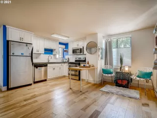 Photo #1: 21484348 Listing