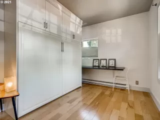 Photo #5: 21484348 Listing