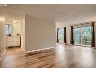 Photo #1: 21484770 Listing 