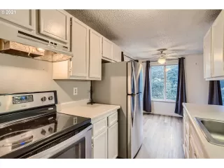 Photo #2: 21484770 Listing 