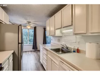 Photo #3: 21484770 Listing 