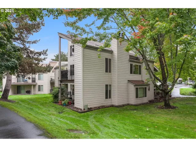 MLS: 21484935 Condo For Sale