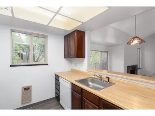 Photo #1: 21484935 Listing 