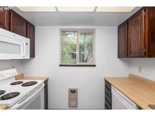 Photo #2: 21484935 Listing 