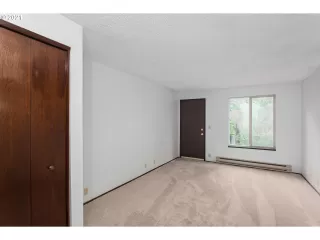 Photo #4: 21484935 Listing 