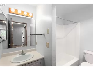 Photo #6: 21484935 Listing 