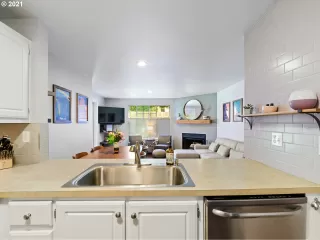 Photo #4: 21485707 Listing 