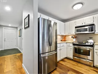 Photo #5: 21485707 Listing 