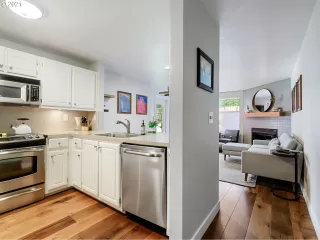 Photo #6: 21485707 Listing 