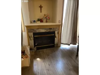 Photo #5: 21486003 Listing