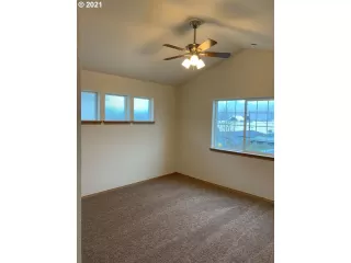 Photo #5: 21486416 Listing