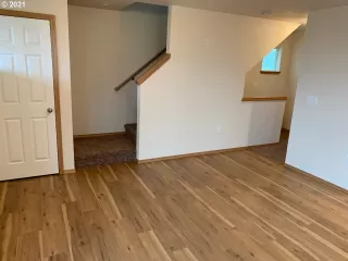 Photo #6: 21486416 Listing