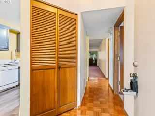 Photo #3: 21487380 Listing