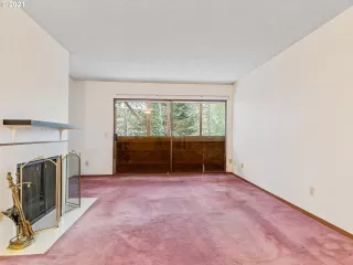 Photo #5: 21487380 Listing