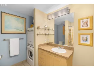 Photo #6: 21487698 Listing