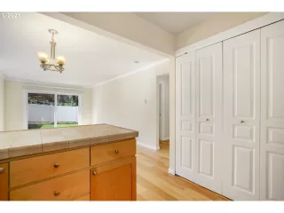 Photo #5: 21488859 Listing