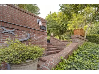 Photo #2: 21489056 Listing