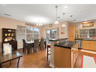 Photo #2: 21489156 Listing