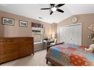 Photo #3: 21489156 Listing