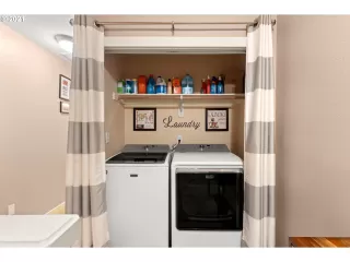 Photo #4: 21489156 Listing