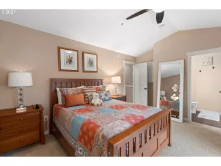 Photo #6: 21489156 Listing