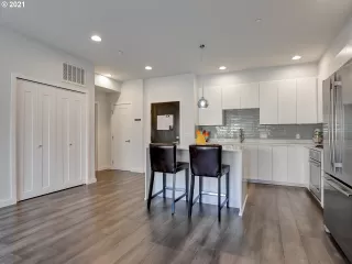 Photo #3: 21489862 Listing