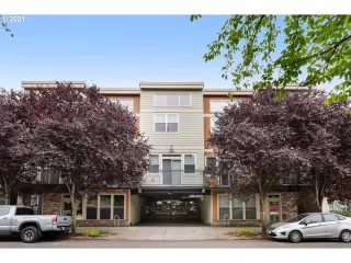 More Details about MLS # 21490359 : 7520 SE MILWAUKIE AVE 208