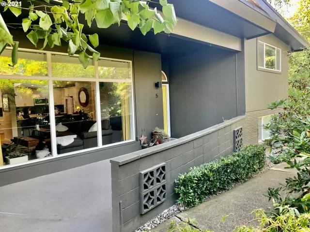 MLS: 21491191 Condo For Sale