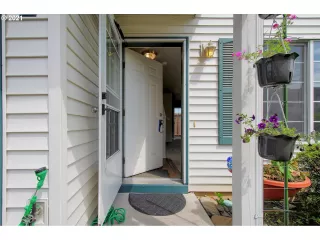 Photo #2: 21491238 Listing