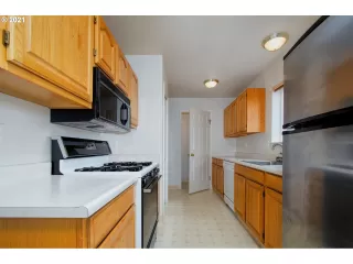 Photo #5: 21491238 Listing