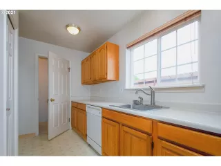 Photo #6: 21491238 Listing