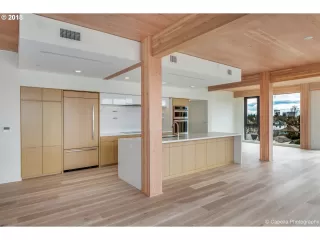 Photo #6: 21491455 Listing