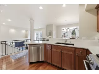 Photo #5: 214918773 Listing 