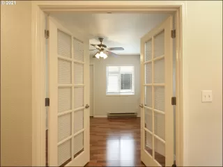 Photo #5: 21492825 Listing