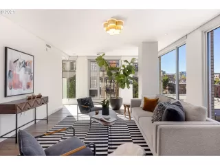 Photo #3: 21492916 Listing