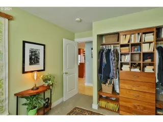 Photo #6: 21493305 Listing