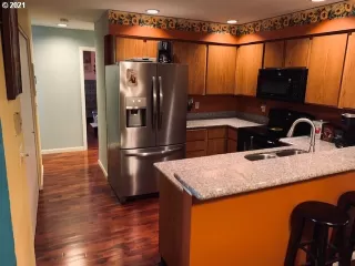 Photo #4: 21493341 Listing