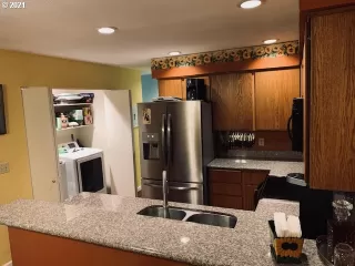 Photo #5: 21493341 Listing