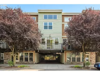 More Details about MLS # 21494217 : 7520 SE MILWAUKIE AVE 205