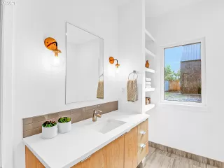 Photo #5: 21495097 Listing