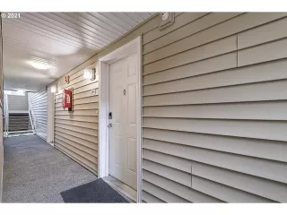 Photo #2: 21495141 Listing