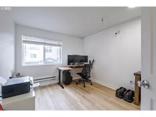 Photo #4: 21495141 Listing