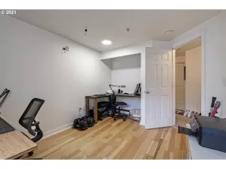 Photo #5: 21495141 Listing