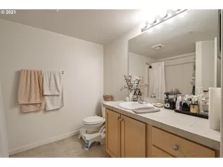 Photo #6: 21495141 Listing