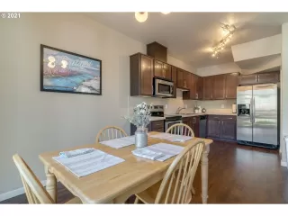 Photo #6: 21495504 Listing