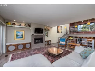 Photo #5: 21495610 Listing