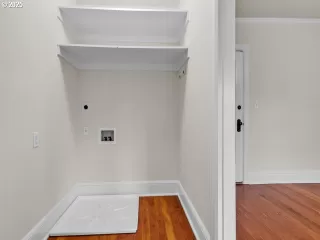 Photo #3: 214960922 Listing