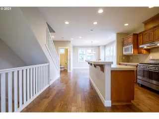 Photo #5: 21496804 Listing